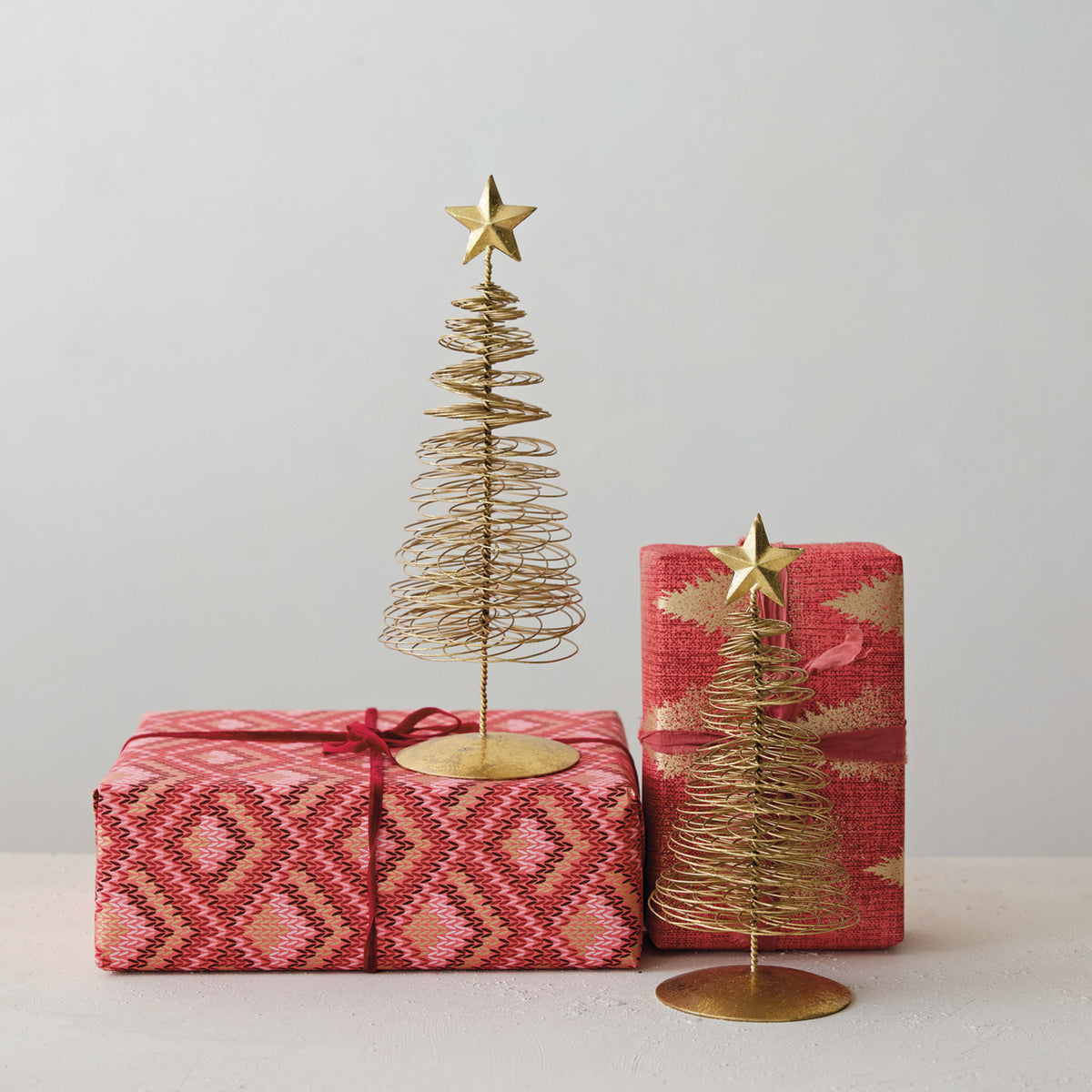 Metal Wire Christmas Tree w/ Star- Large