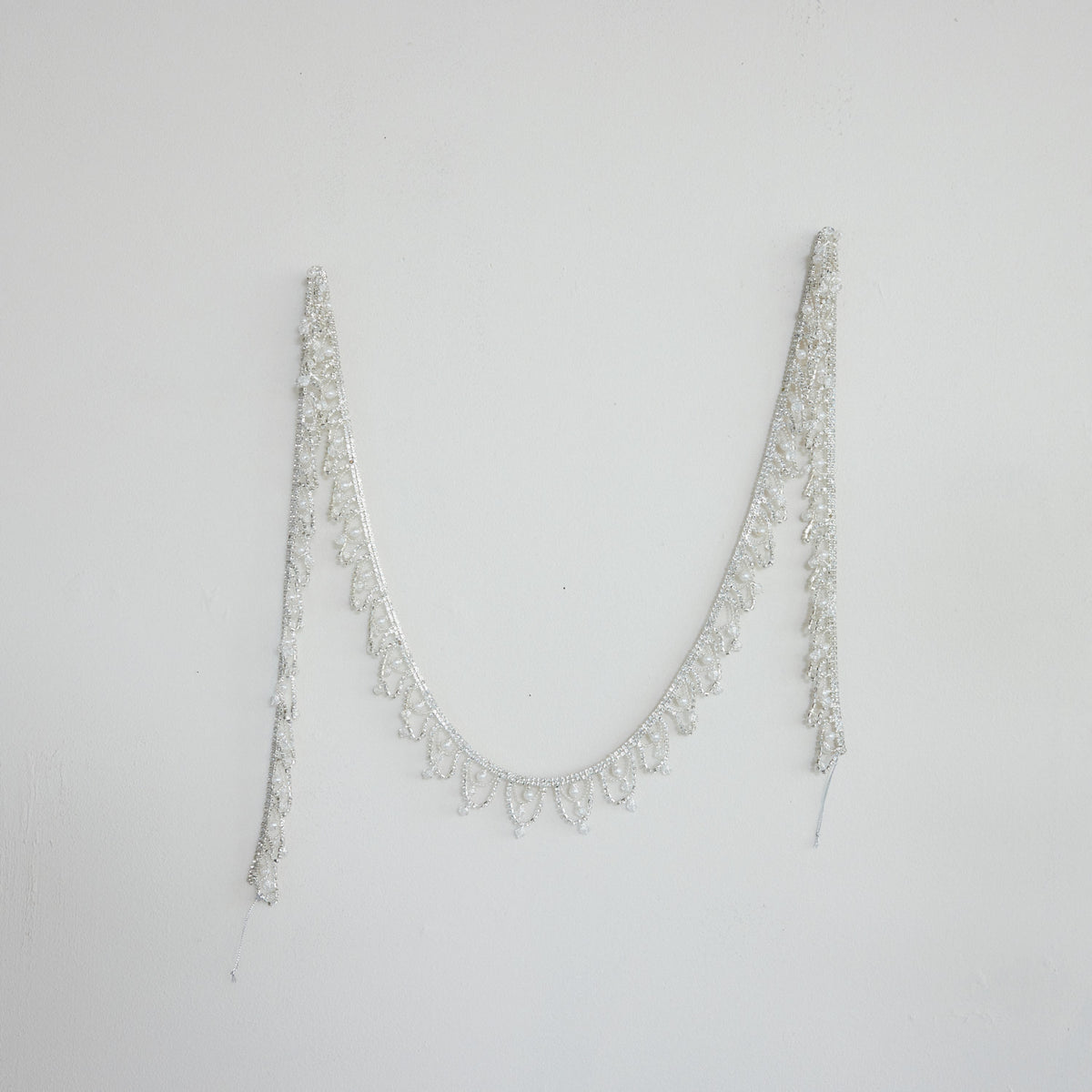 Acrylic Jewel & Faux Pearl Scalloped Swag Garland